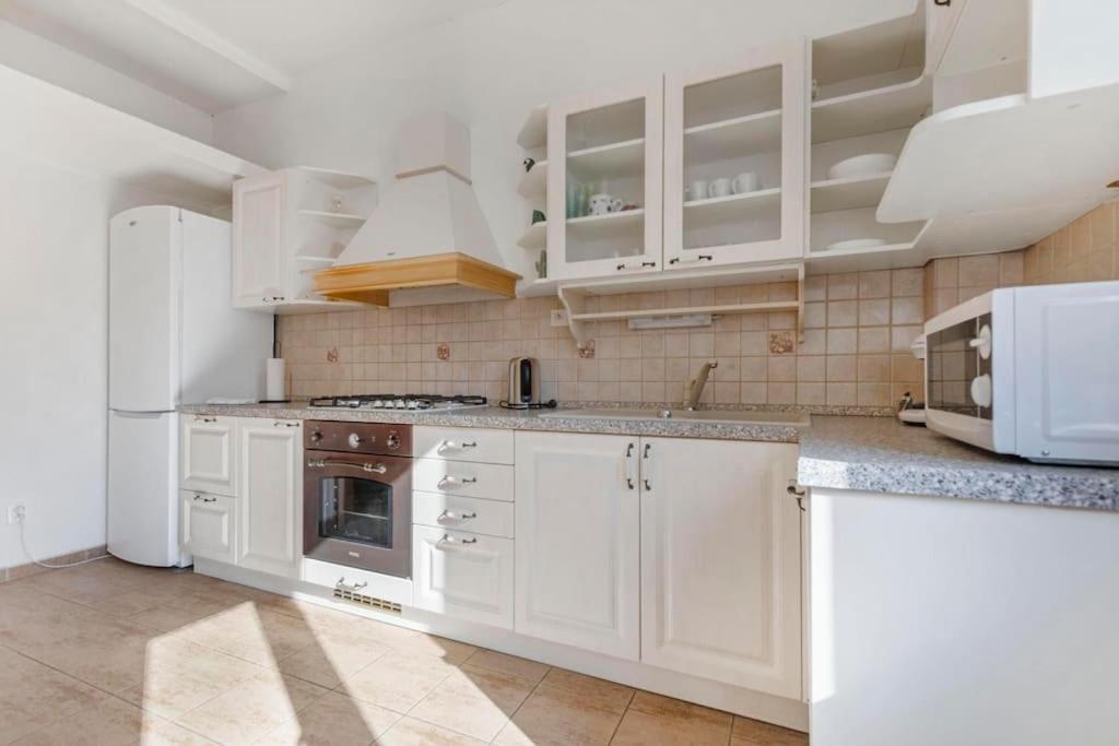 Exclusive Apartment In Centre Братислава Экстерьер фото