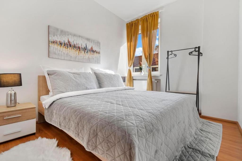 Exclusive Apartment In Centre Братислава Экстерьер фото