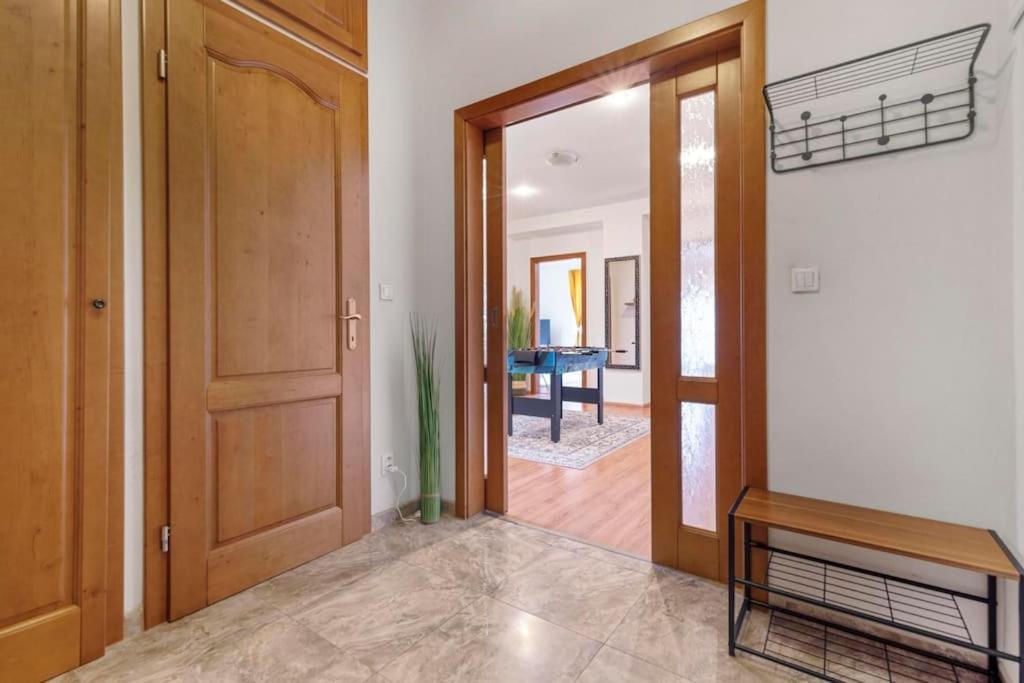 Exclusive Apartment In Centre Братислава Экстерьер фото